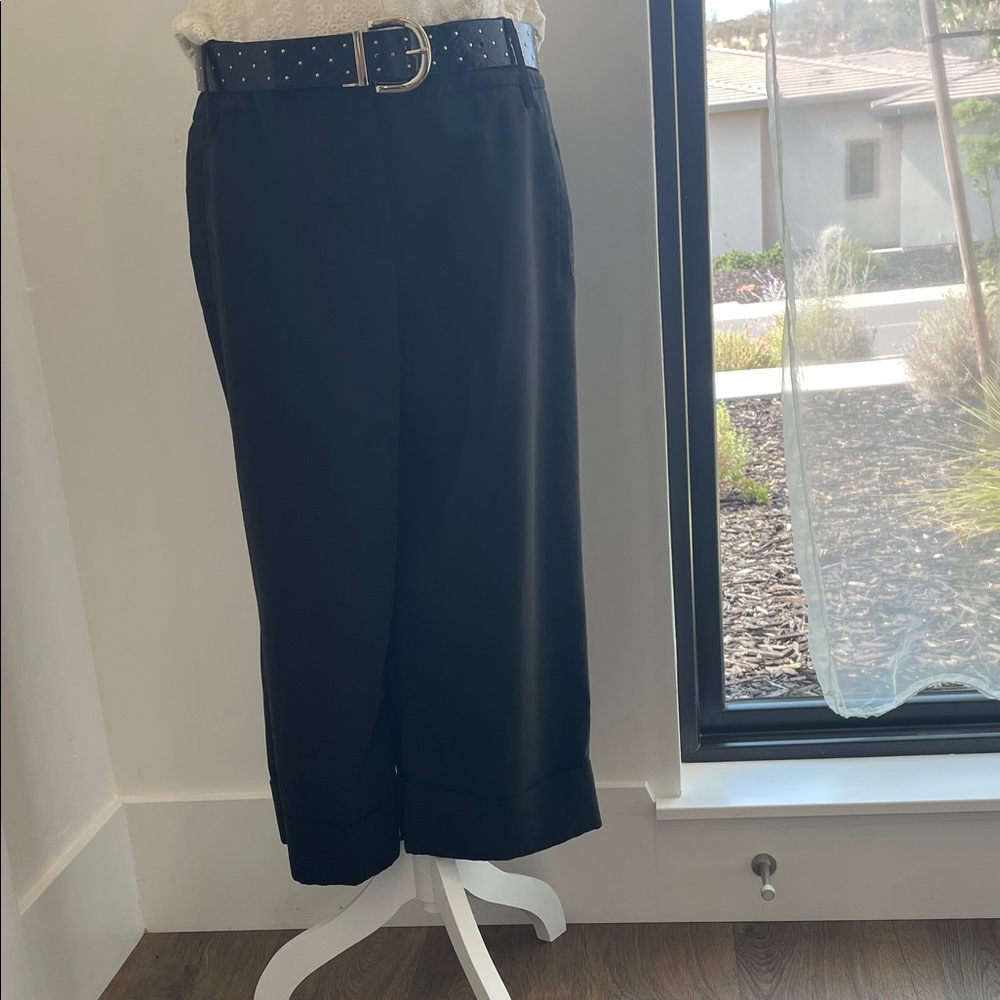Sandro Black Cropped Cuffed Wide-Leg Pants. Back pockets. Belt loops.